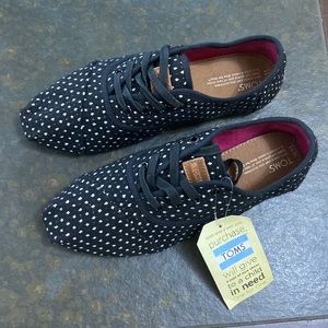 Women’s TOMS Cordones Black Polka Dot Shoes Size 11